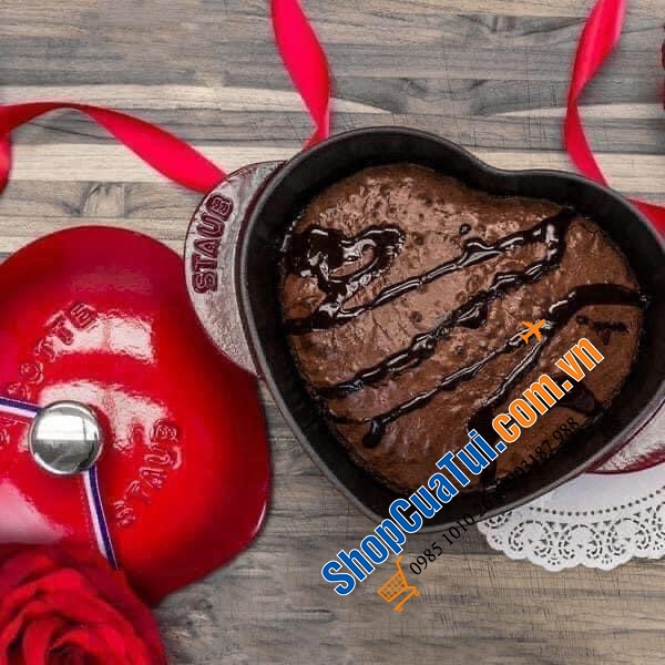 Nồi gang đúc trái tim nguyên khối Staub - made in France