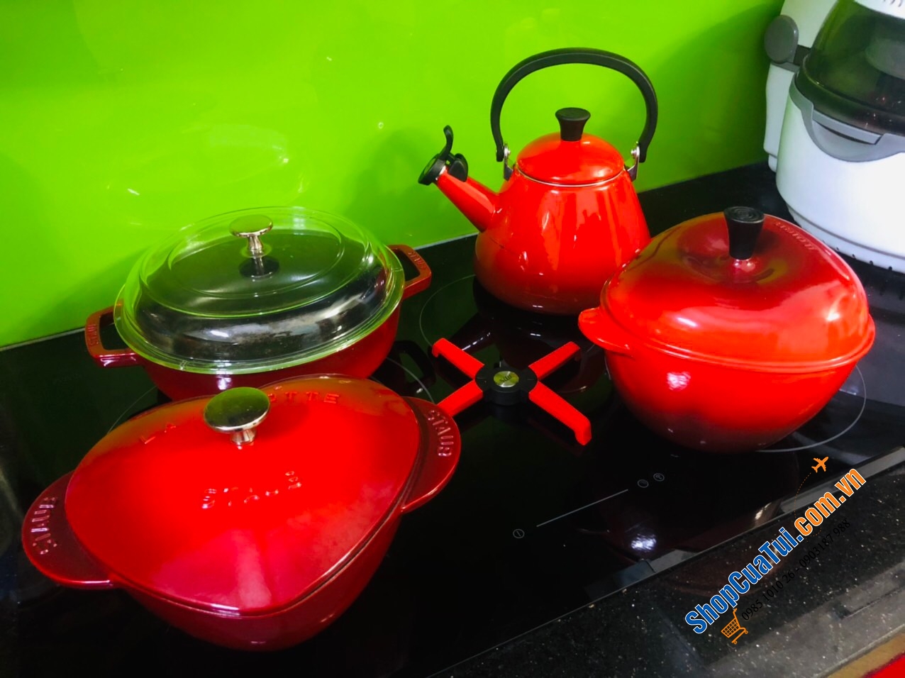 Nồi gang đúc trái tim nguyên khối Staub - made in France