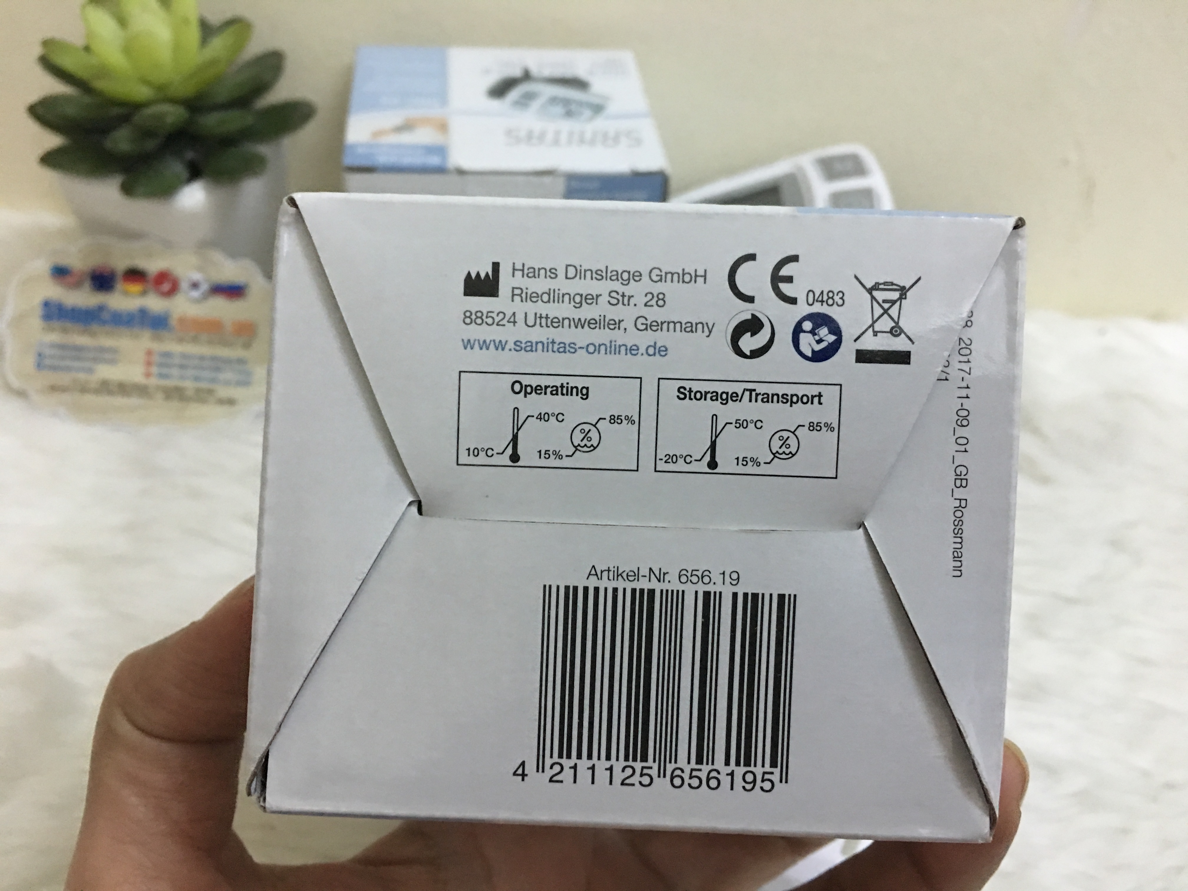 Máy đo huyết áp cổ tay Sanitas SBC 23