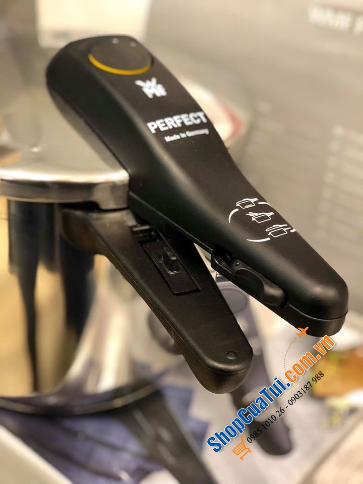 Nồi áp suất WMF 6,5 lít đường kính 22cm Made in Germany (thoải mái hầm, hấp cả gà nguyên con)