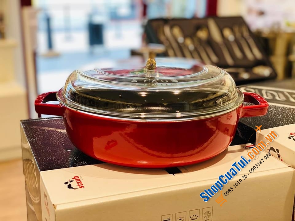 CHẢO NỒI NẮP THUỶ TINH STAUB 24 CM ĐỎ CHERRY.