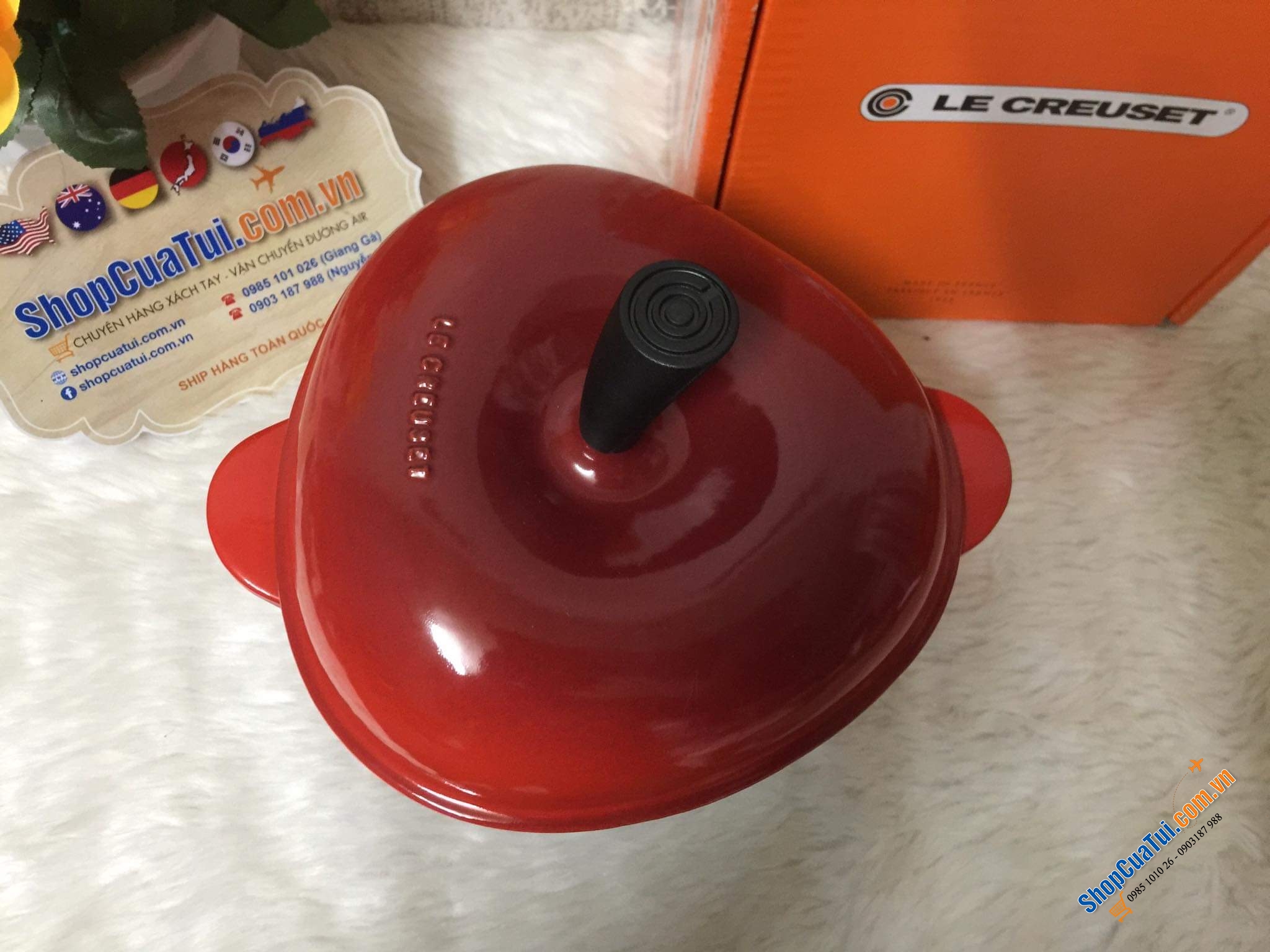 NỒI GANG ĐÚC QUẢ TÁO LE CREUSET ĐỎ 18 CM - 2,1 Lit.