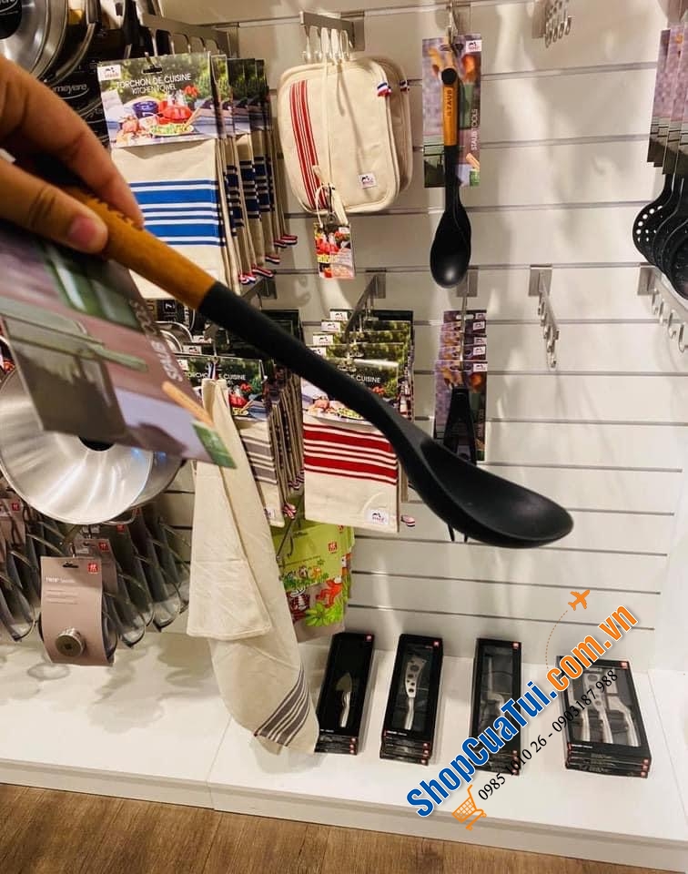 MUÔI XÀO NẤU CÁN GỖ STAUB 28cm