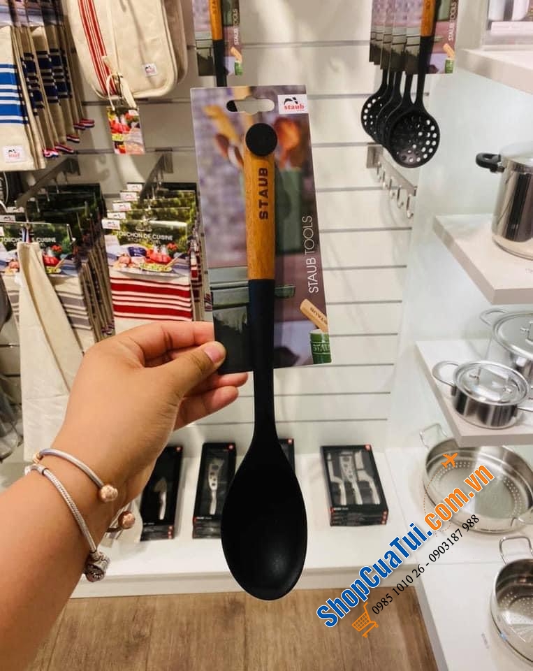 MUÔI XÀO NẤU CÁN GỖ STAUB 28cm