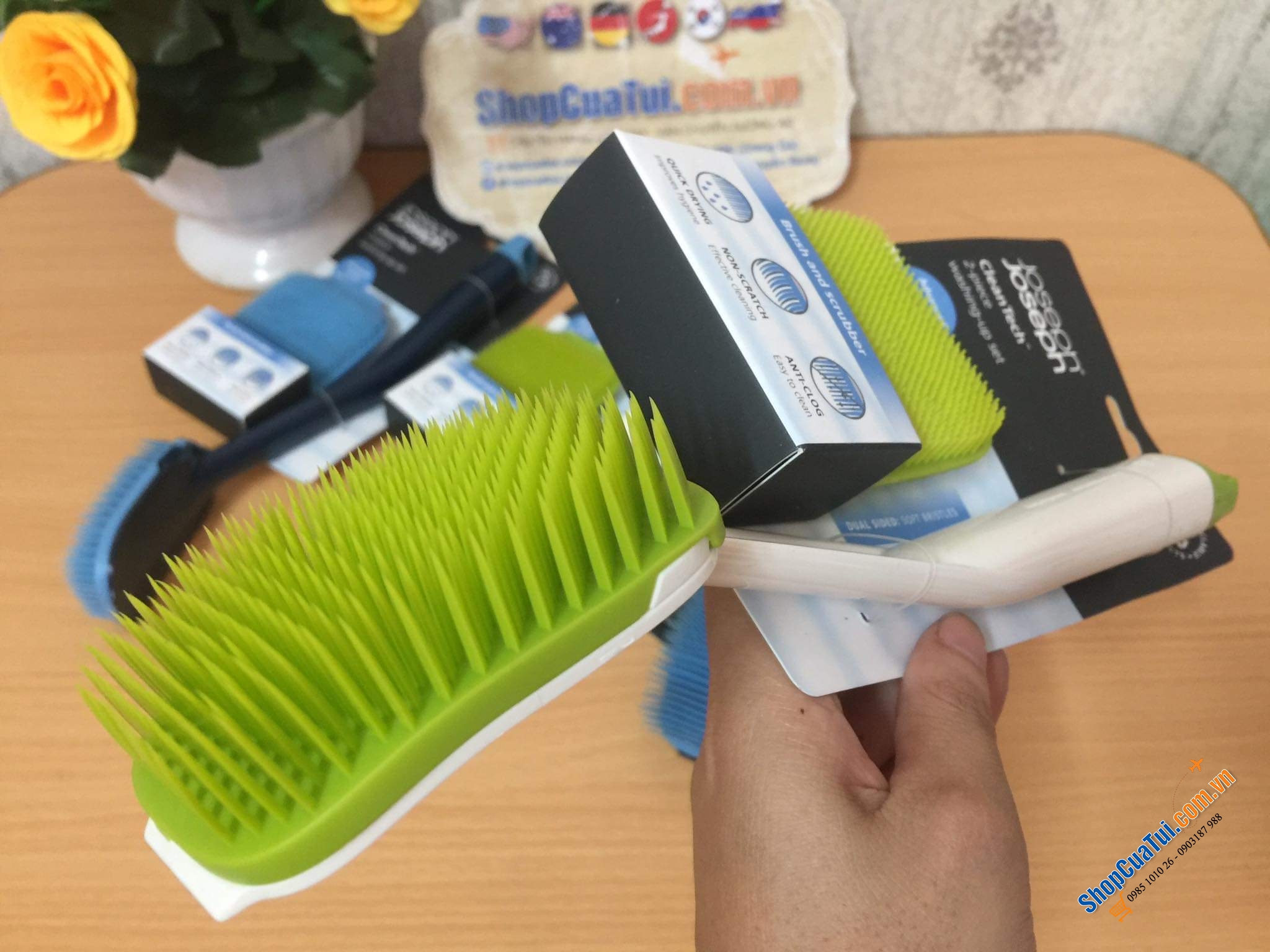 SET BÀN CHẢI - MIẾNG RỬA ĐA NĂNG JOSEPH JOSEPH CLEANTECH - MÀU XANH