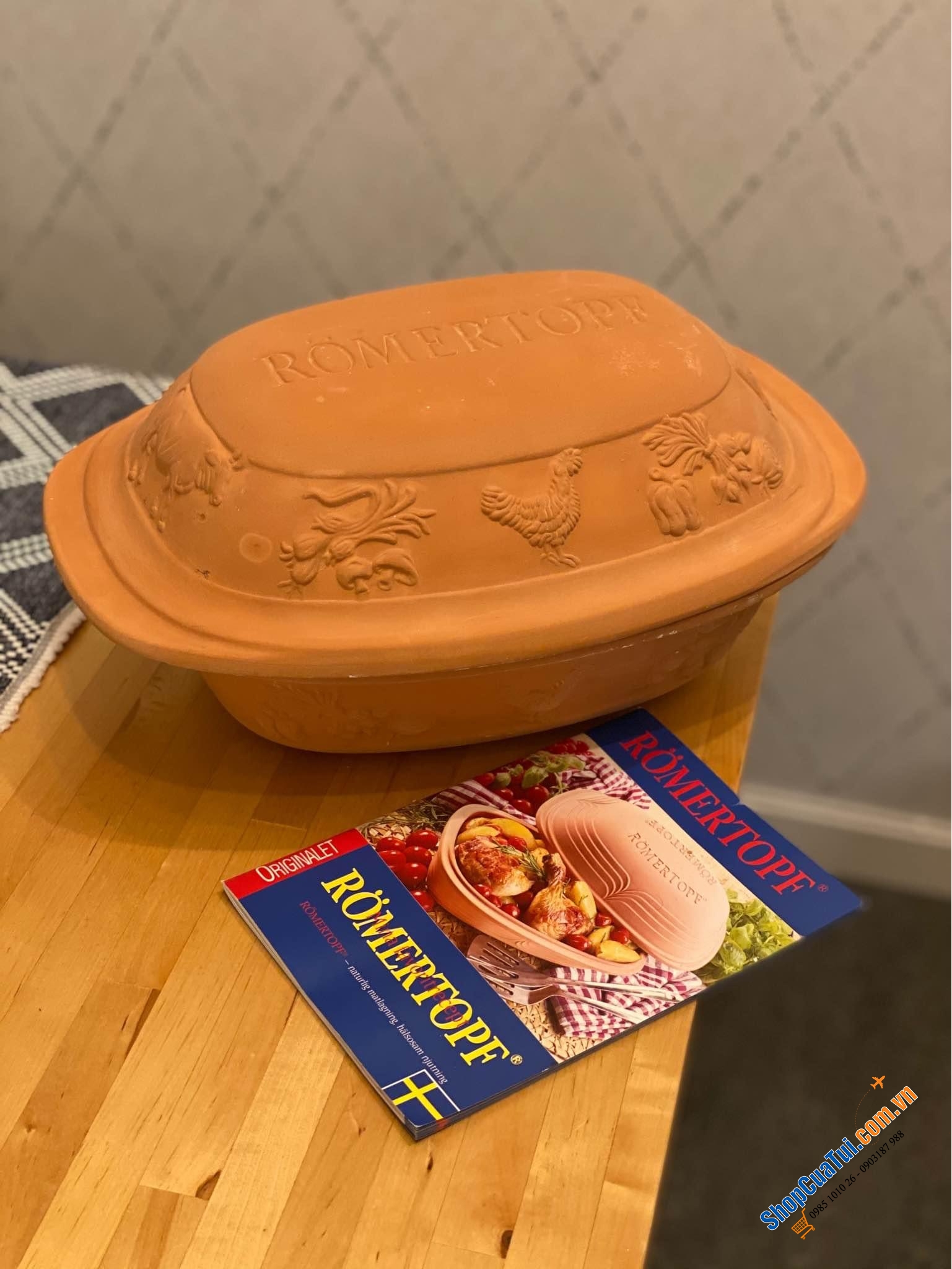 NỒI NƯỚNG GỐM ĐỨC MADE IN GERMANY RÖMERTOPF - HOẠ TIẾT NÔNG TRẠI - Kích thước 38 x 38 x 12,5 cm. Nặng 3,3 kg