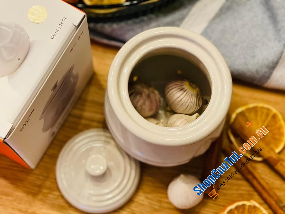 HŨ ĐỰNG TỎI LE CREUSET MÀU KEM - MÀU ĐỎ.