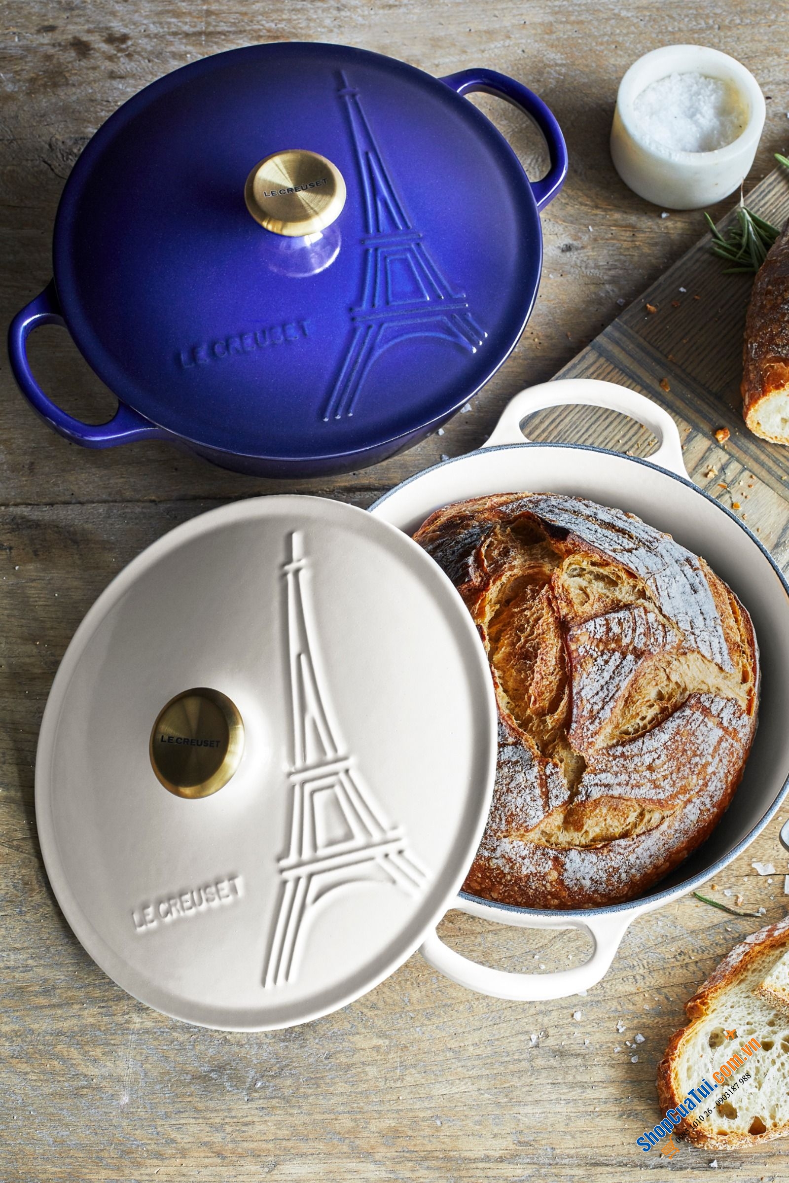 Nồi LE CREUSET tháp Eiffel màu xanh núm vàng.