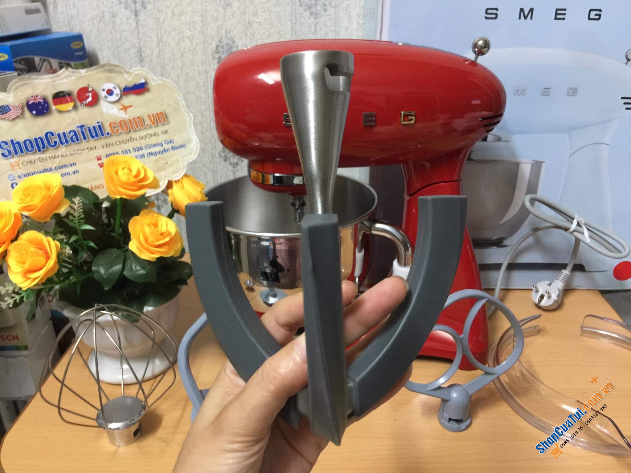 Máy trộn bột Smeg SMF03RDEU - ĐỎ TOÀN THÂN đầy phong cách