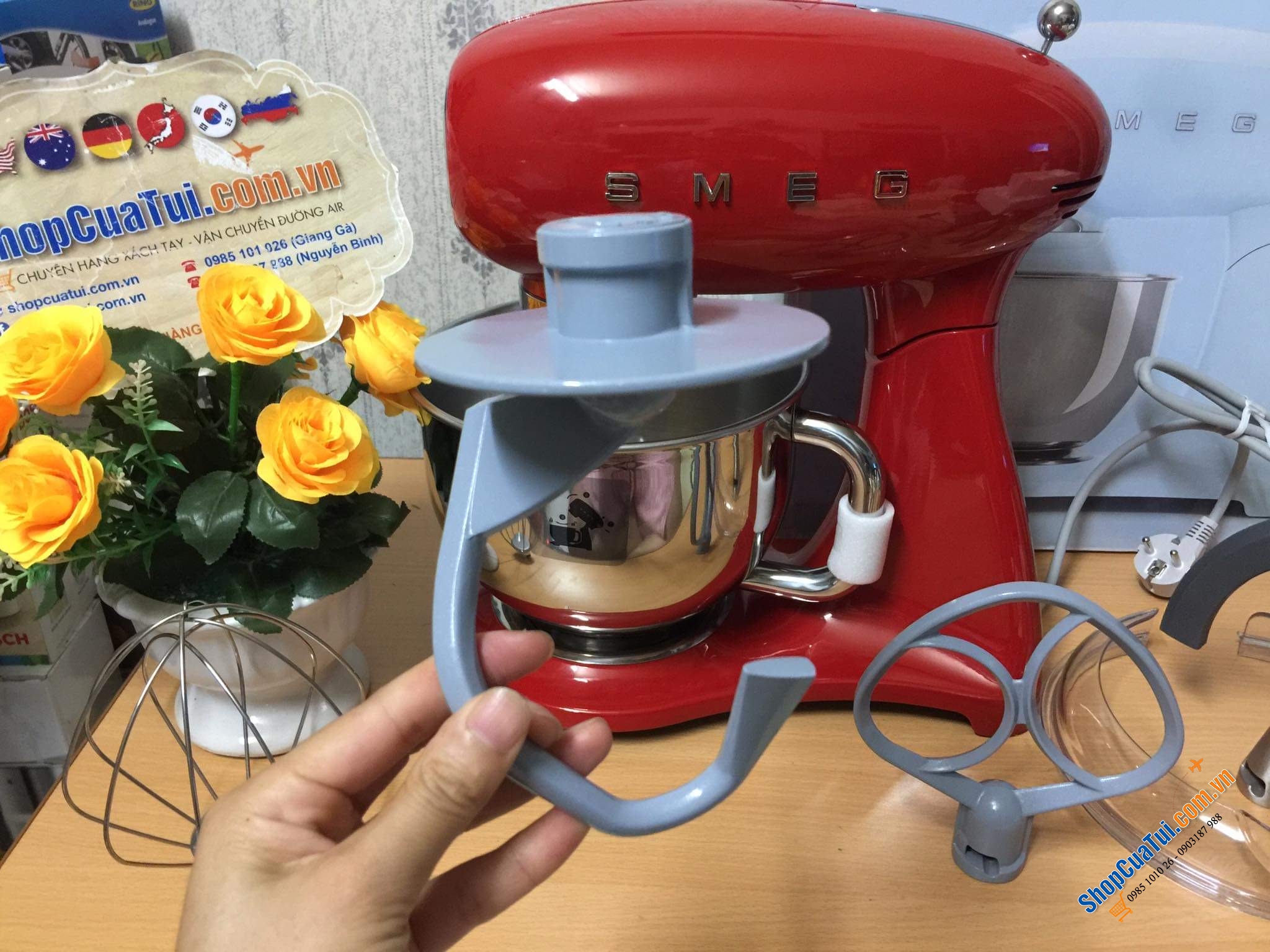 Máy trộn bột Smeg SMF03RDEU - ĐỎ TOÀN THÂN đầy phong cách