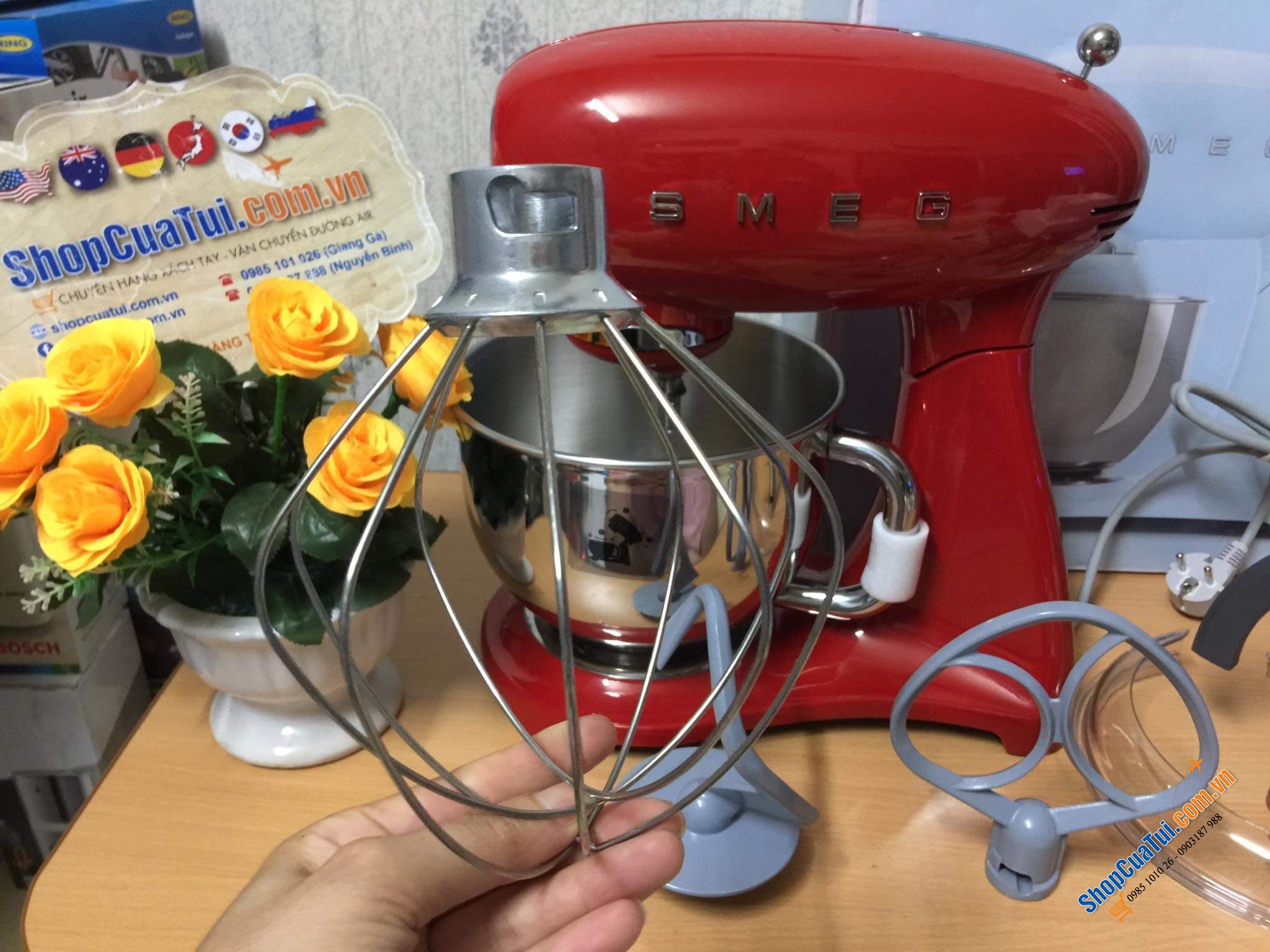 Máy trộn bột Smeg SMF03RDEU - ĐỎ TOÀN THÂN đầy phong cách