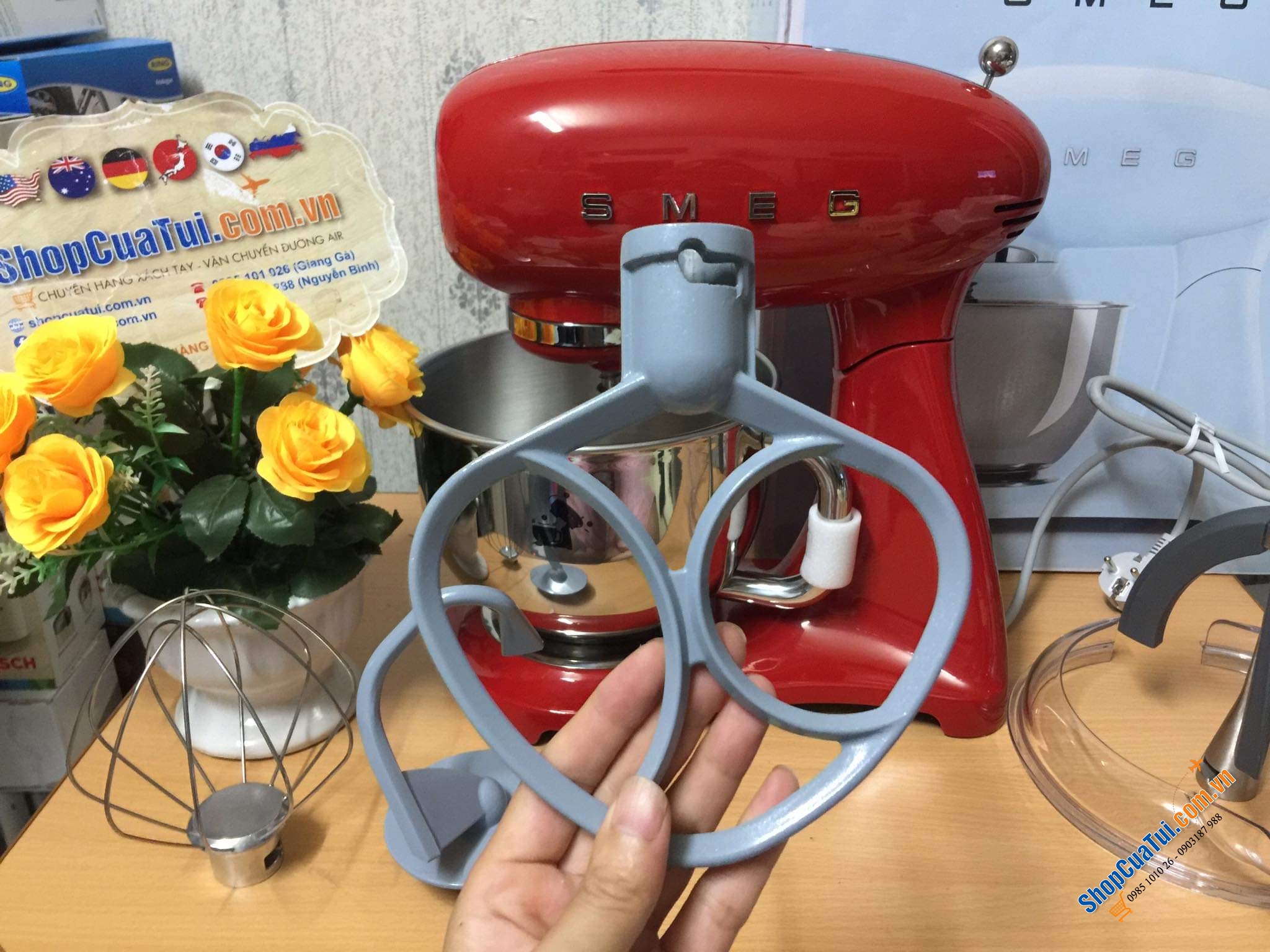 Máy trộn bột Smeg SMF03RDEU - ĐỎ TOÀN THÂN đầy phong cách