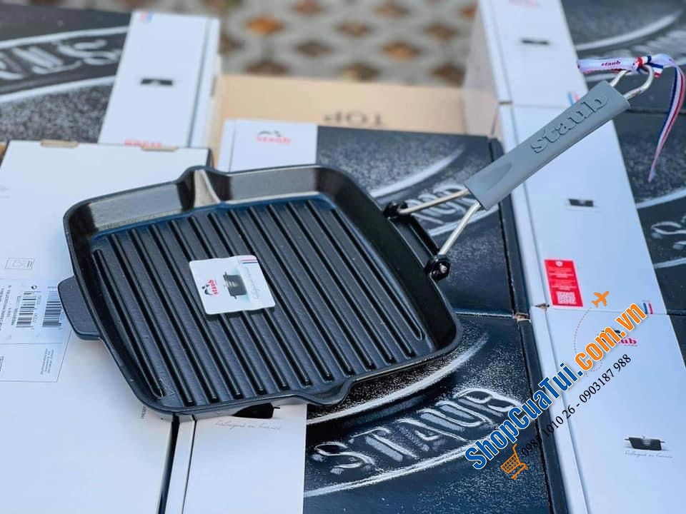 CHẢO NƯỚNG STAUB QUAI SILICON GẬP 24 CM.