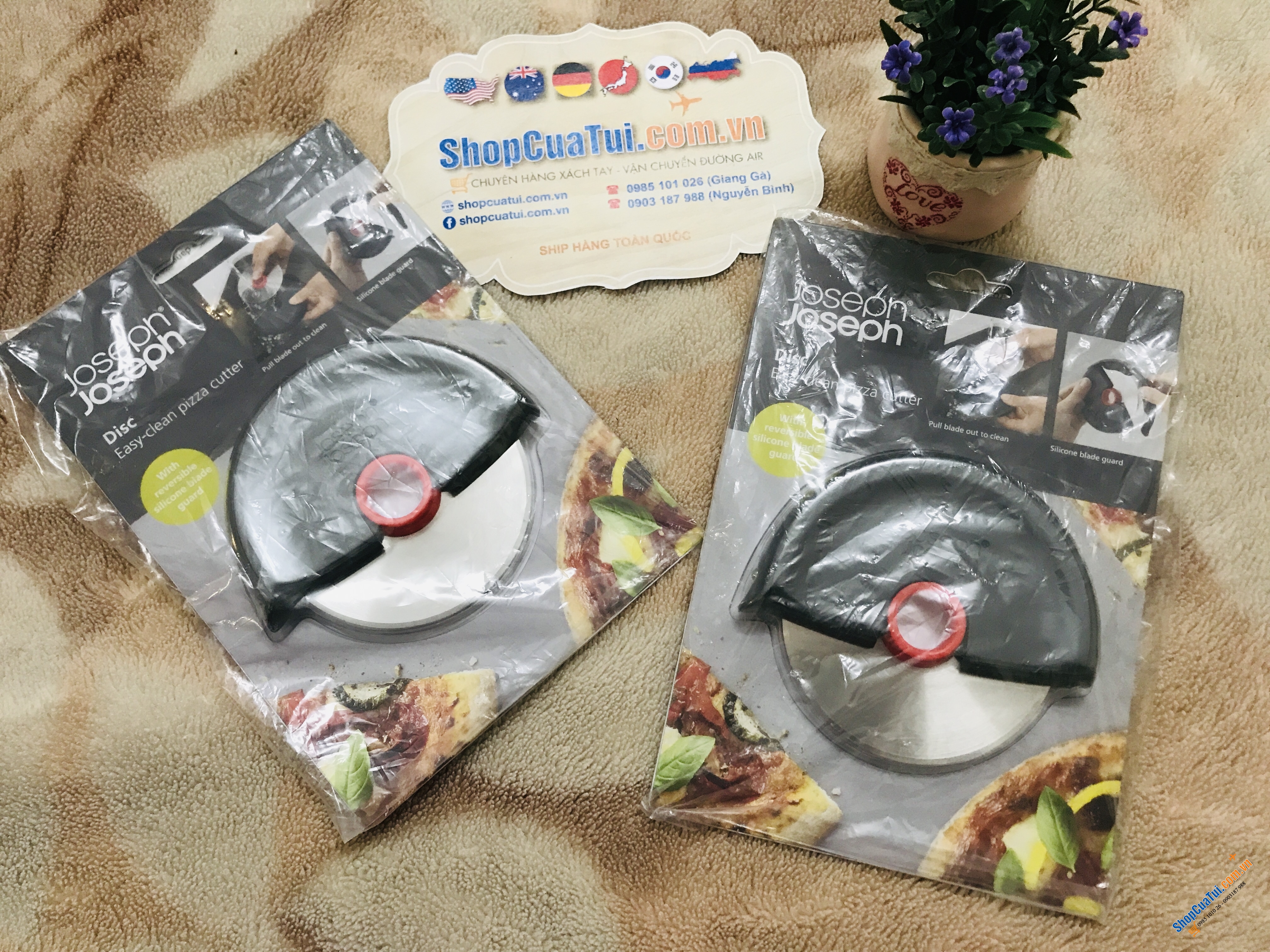 DAO CẮT PIZZA JOSEPH JOSEPH.