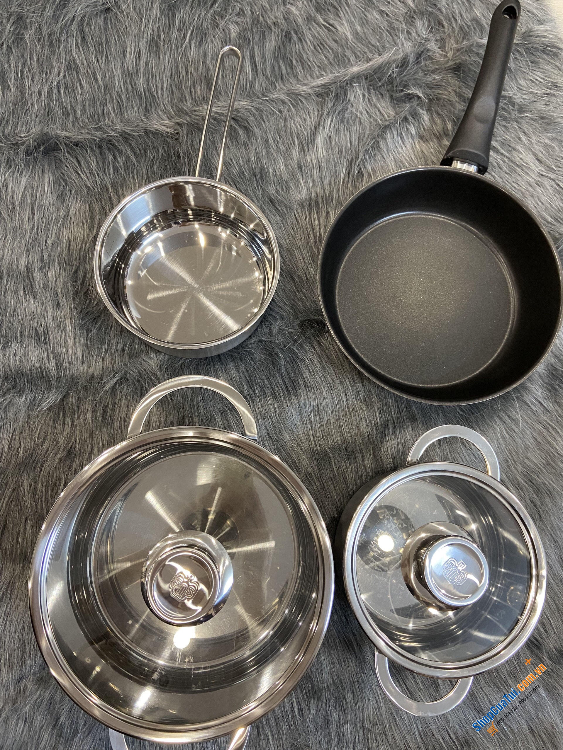 Bộ nồi Siemens HZ390042 (3 nồi + 1 chảo) đc hãng Siemens đặt hàng từ nhà SX Schulte Ufer lừng danh cho riêng Siemens)