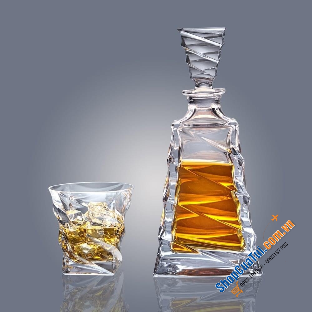 Bộ bình rượu pha lê Bohemia Casablanca sang chảnh từ mọi góc nhìn gồn 1 bình 0,7 lít + 6 cốc 300ml