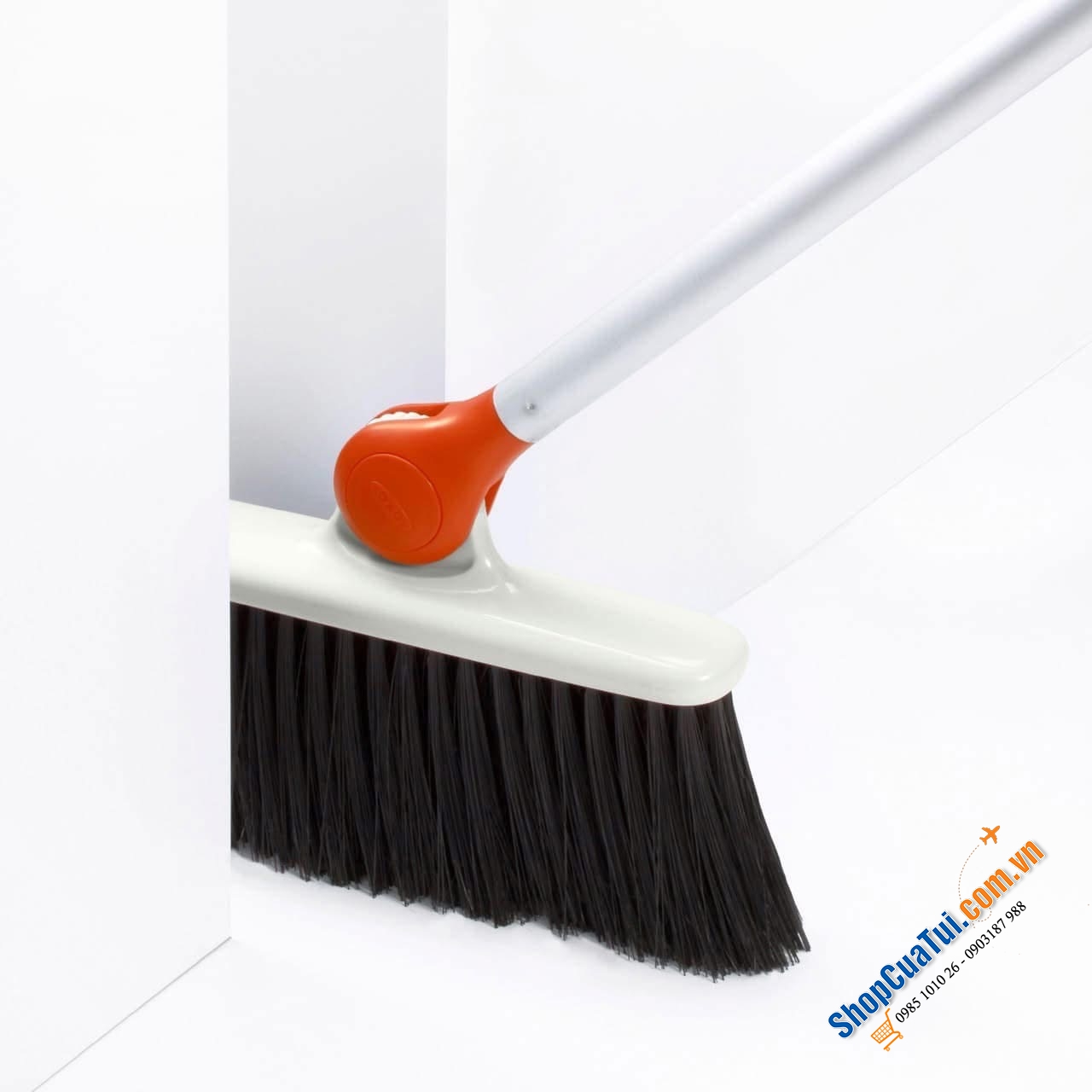 Chổi quét nhà đầu xoay Oxo