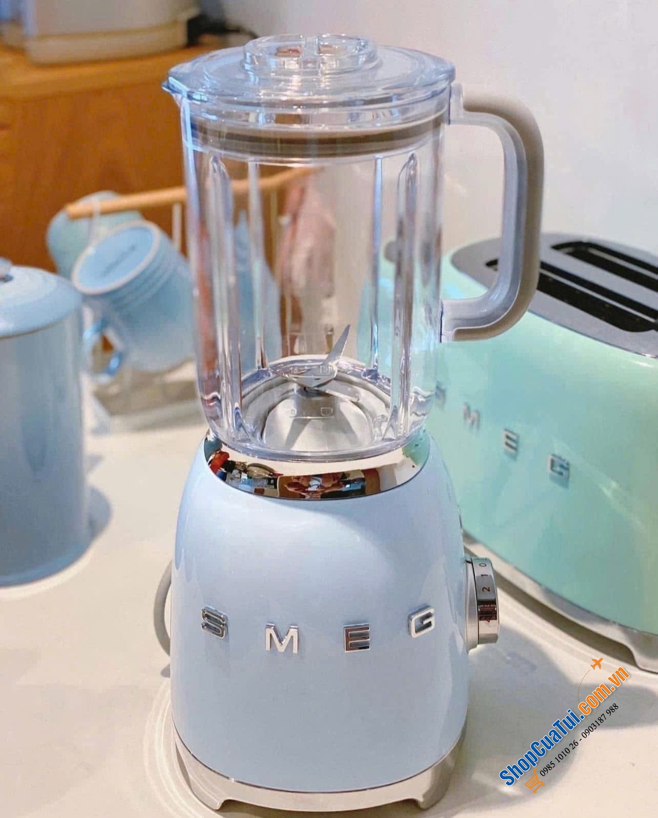 MÁY XAY SINH TỐ SMEG BLF03 – PHONG CÁCH RETRO SANG TRỌNG!