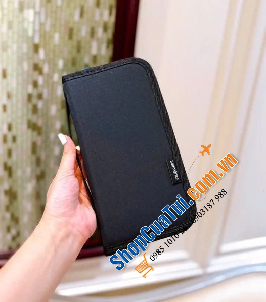 Ví du lịch có khóa kéo Samsonite RFID Travel Essentials.