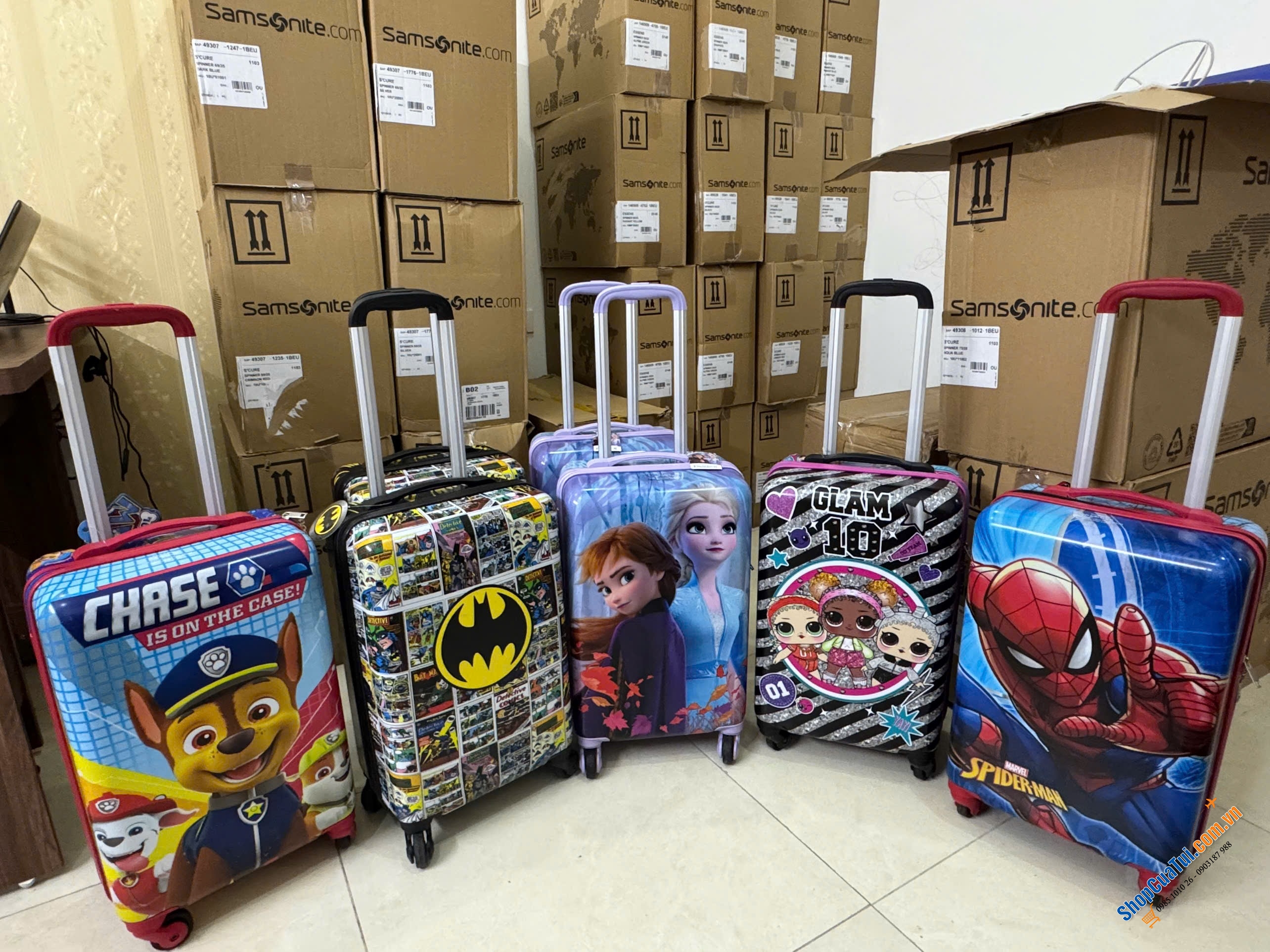 VALI DISNEY 20inch CHO BÉ DU LỊCH HÈ (6 màu: Batman, Chó cứu hộ, Glam 10, Minie, Spiderman, Elsa)