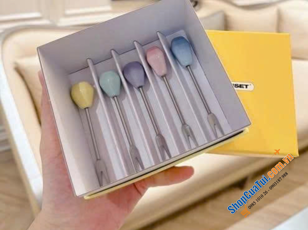 Sét 5 dĩa hoa quả kèm hũ đựng Le Creuset (Food Pick set) - MÀU VÀNG MIMOSA VÀ XANH PASTEL.