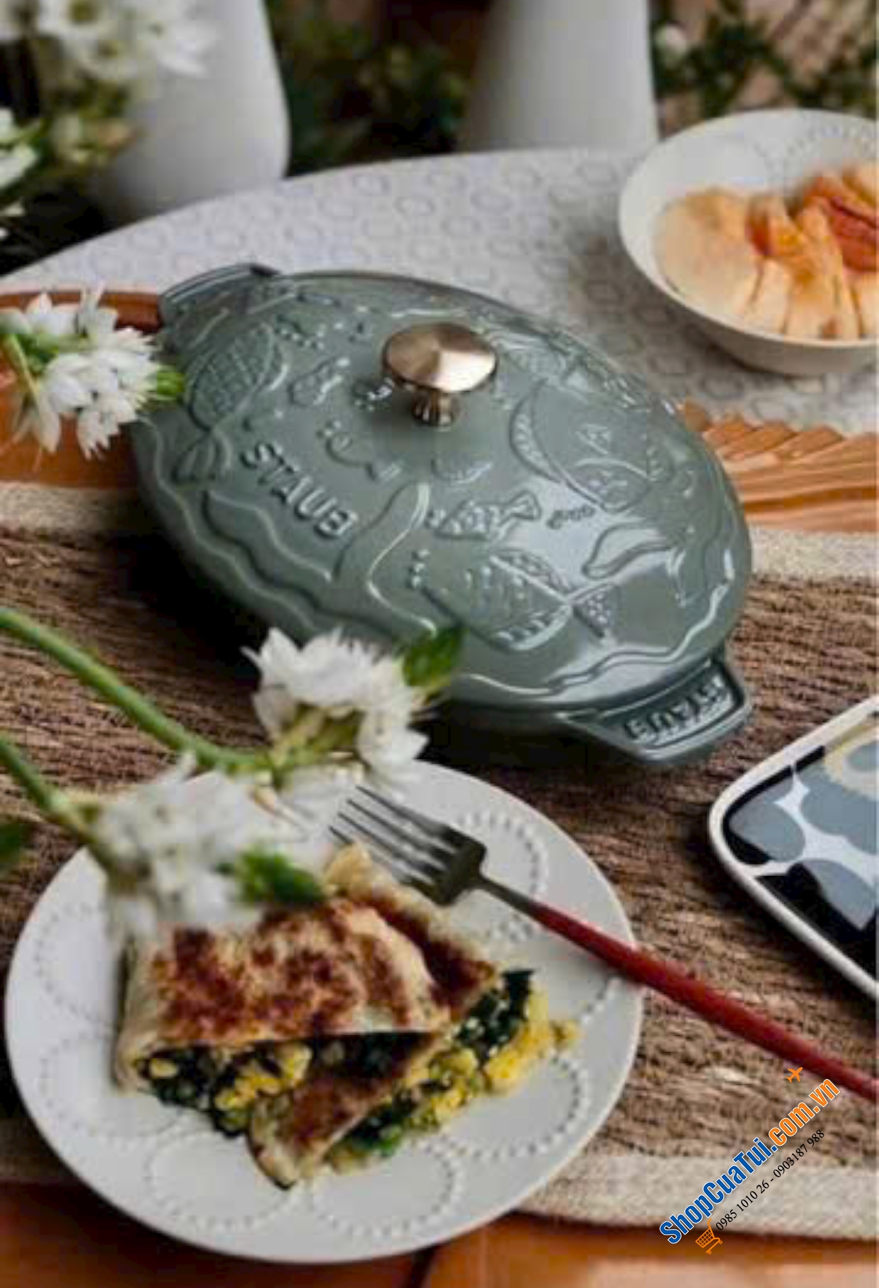 Chảo Staub oval 23cm màu xanh xám có nắp hoạ tiết đại dương - Made in France