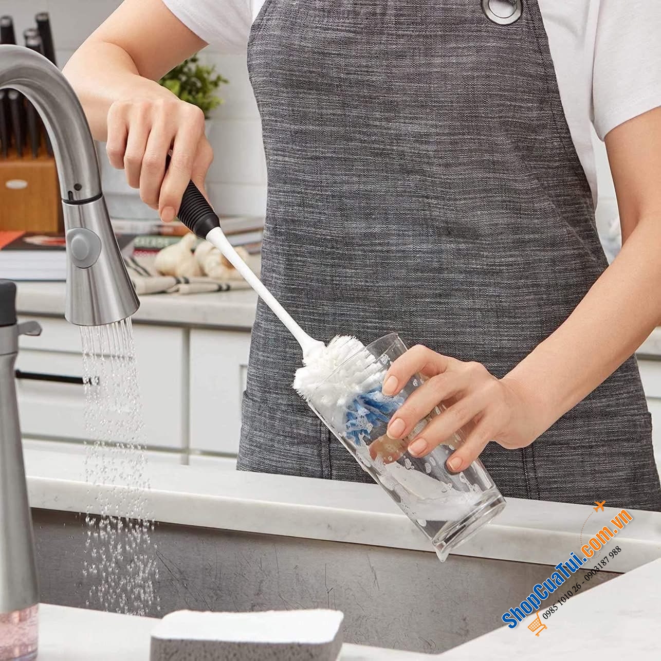 Trọn bộ dụng cụ cọ rửa & giá làm giáo nước bình cốc Oxo.