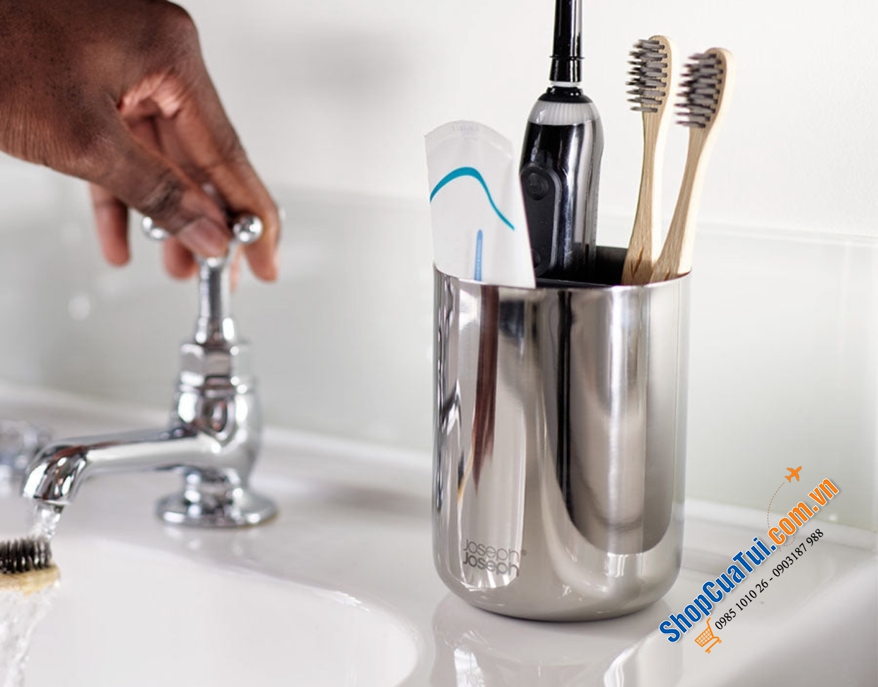hộp đựng bàn chải đánh răng inox Joseph Joseph 70580