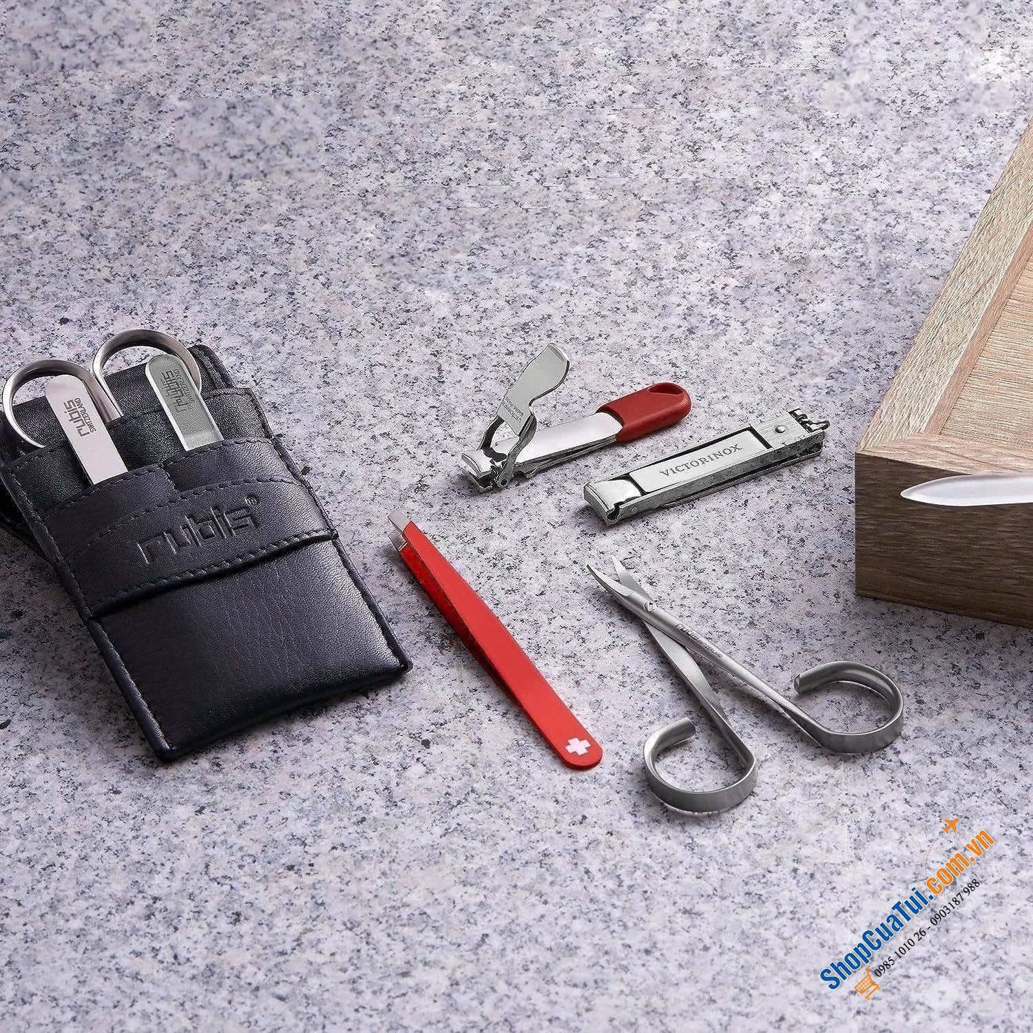 Bấm móng tay Victorinox đỏ - Swiss Made.