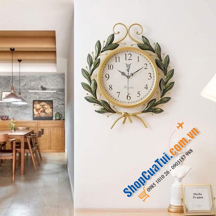 Đồng hồ treo tường phong cách Mỹ.