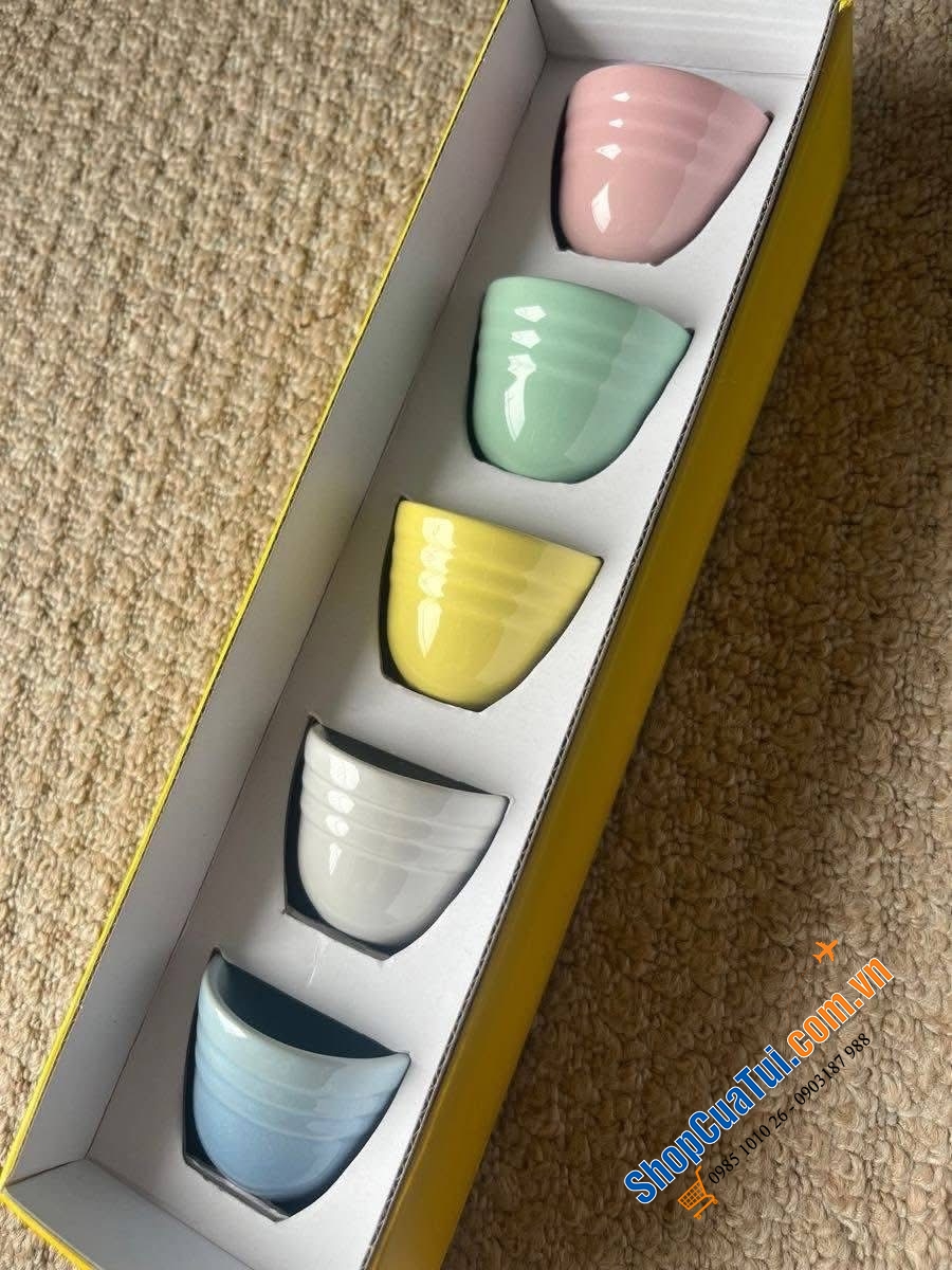 Sét chén uống Sochu, rịu mạnh Le Creuset cầu vồng Pastel.