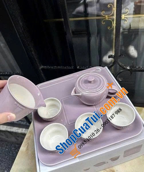 Bộ trà kèm khay Staub 7 món.