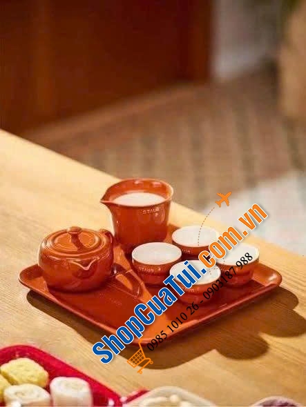 Bộ trà kèm khay Staub 7 món.