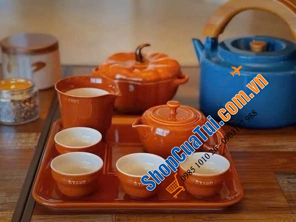 Bộ trà kèm khay Staub 7 món.