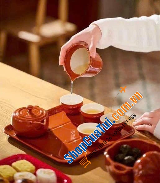 Bộ trà kèm khay Staub 7 món.