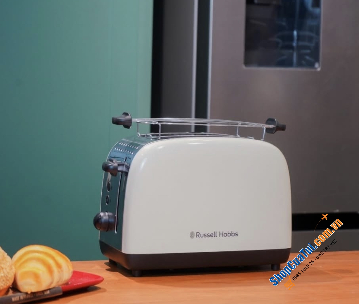 Máy nướng bánh mì Russell Hobbs 26551-56 Colours Plus 1600W.