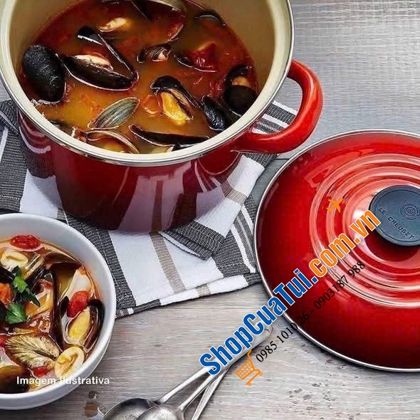 Nồi thép tráng men Le Creuset size 20cm - Made in Thailand - tặng kèm 1 set 4 hũ Ramekins nhé!