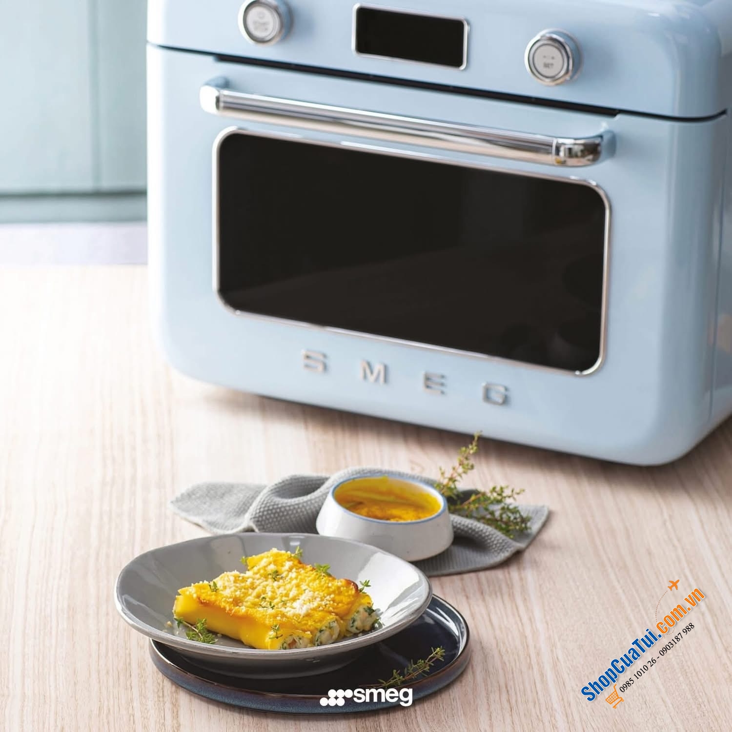 Lò nướng kèm hấp SMEG.