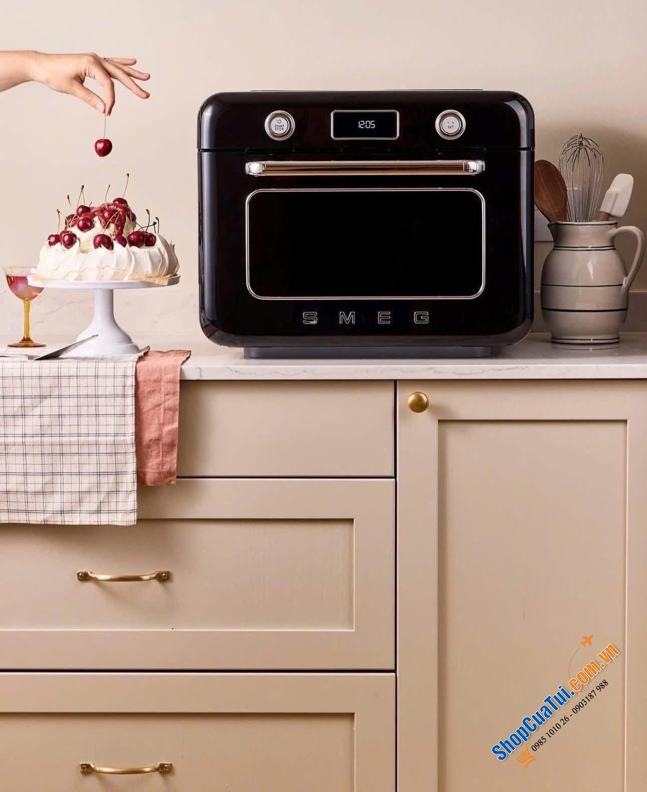 Lò nướng kèm hấp SMEG.