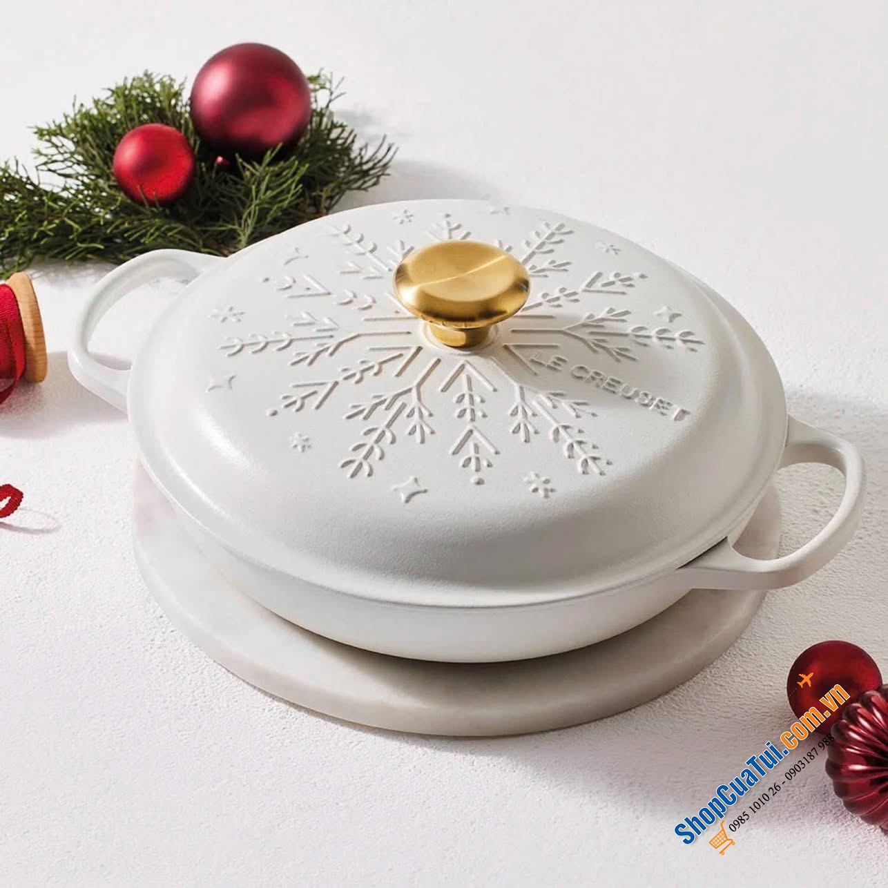 Nồi chảo Staub bông tuyết trắng 26cm.