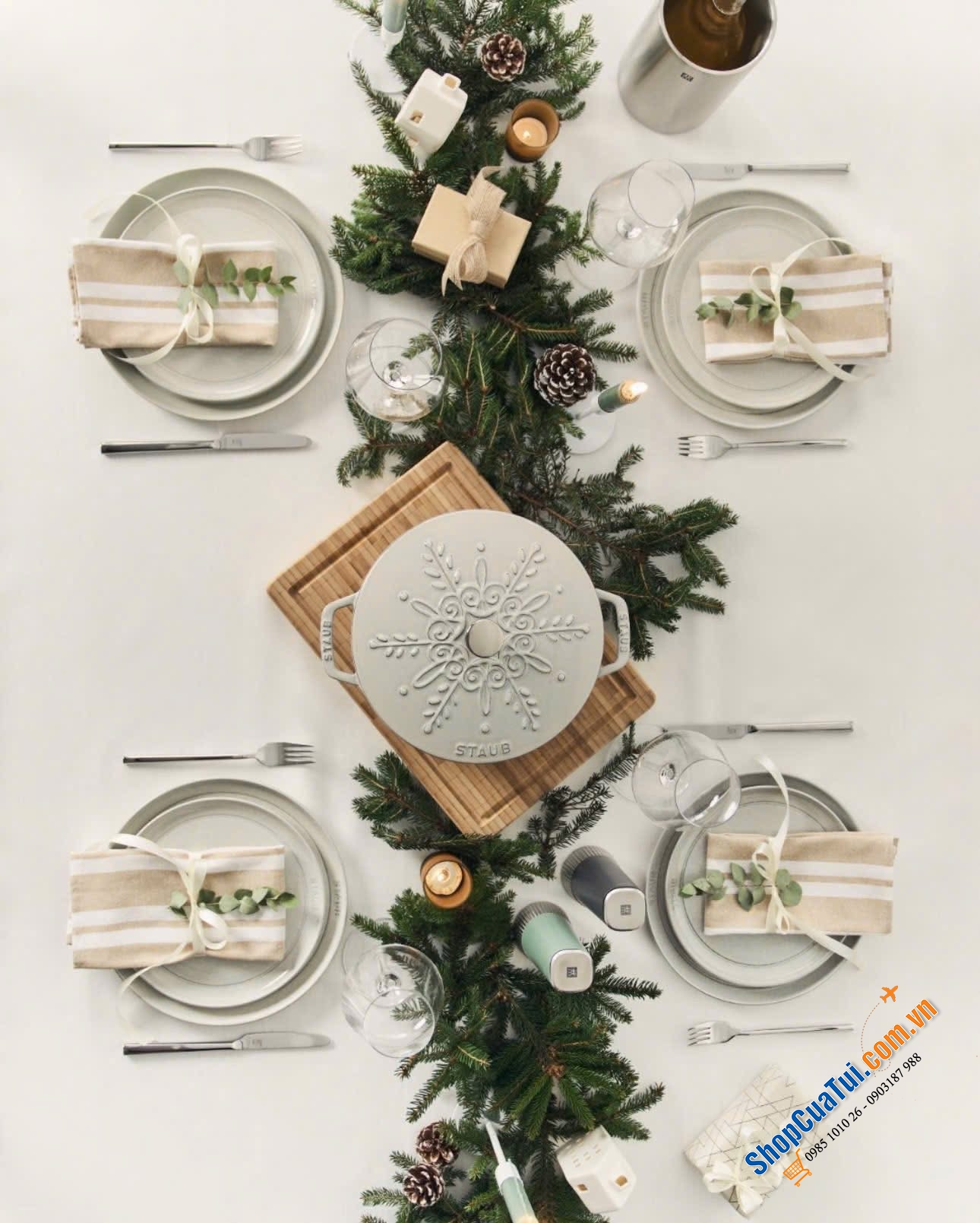 Nồi STAUB Gam truffle white họa tiết bông tuyết 24cm.