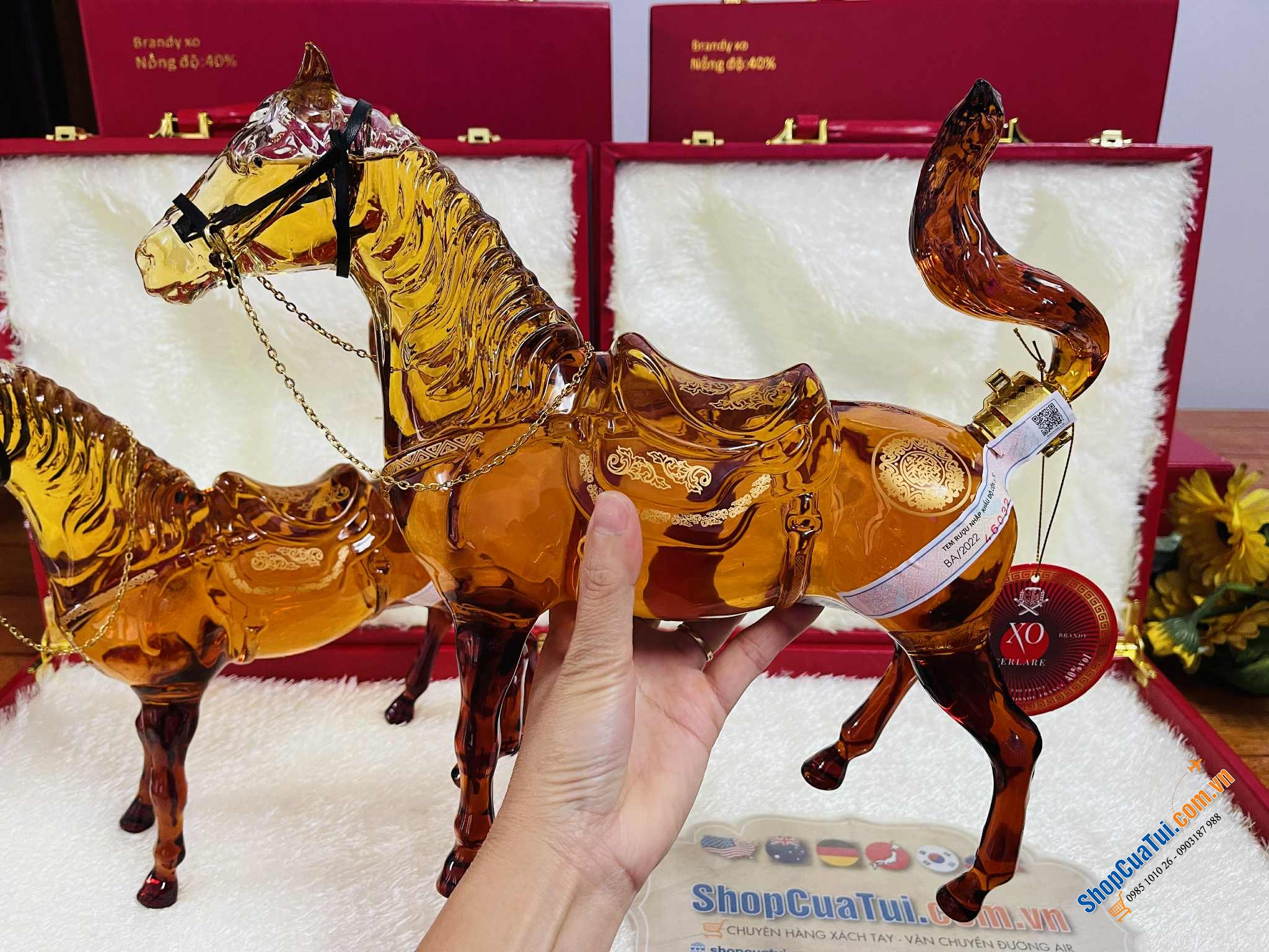 RƯỢU NGỰA PHONG THUỶ 1 LÍT - mã đáo thành công – sức mạnh, tốc độ và danh vọng, quà tết Giáp Ngọ 2026 tài lộc, thăng tiến (mẫu hộp nỉ)