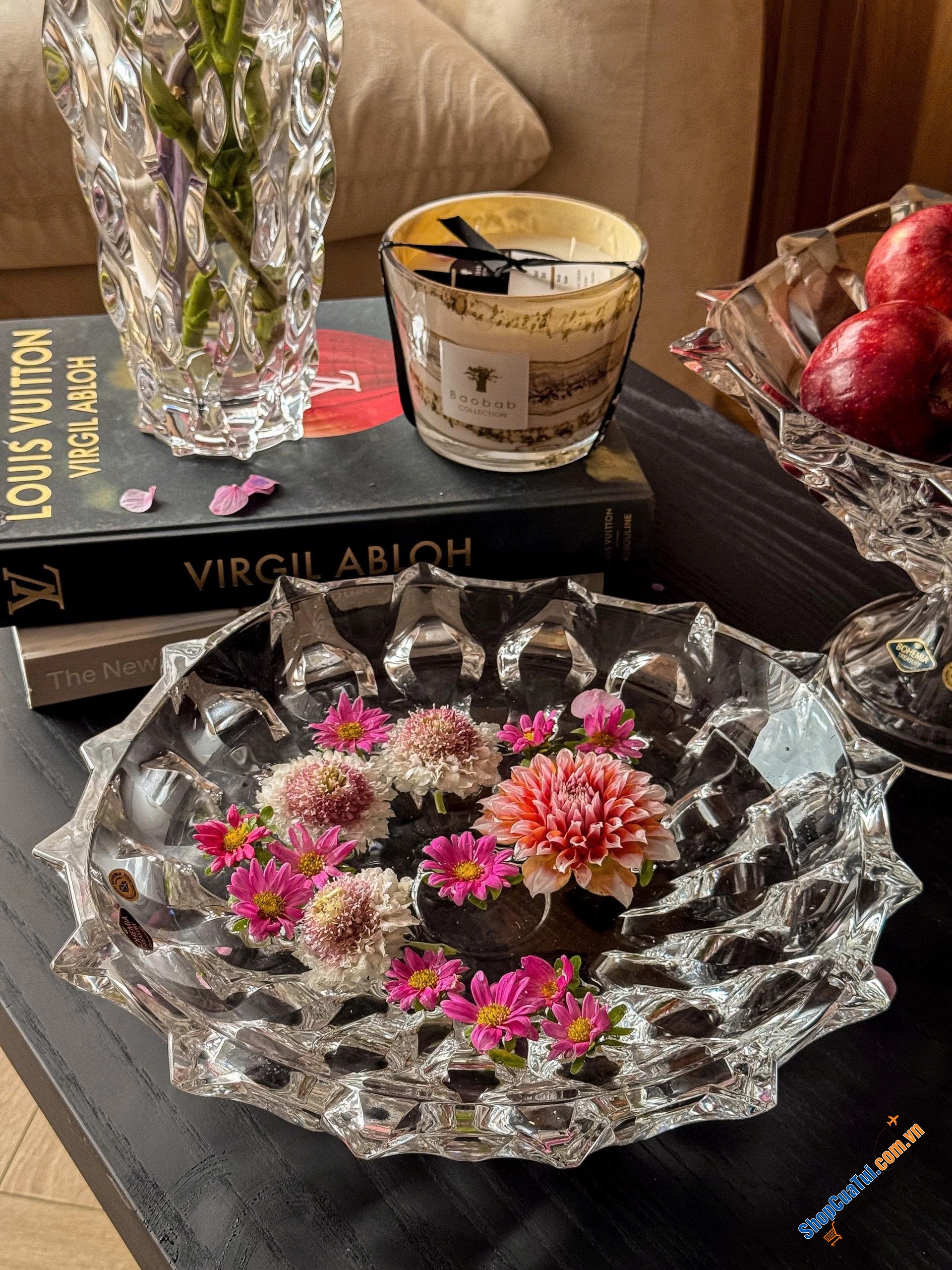 Full bộ Bohemia Samba Màu trắng Treasury vẫn rất nhẹ nhàng và tinh tế.