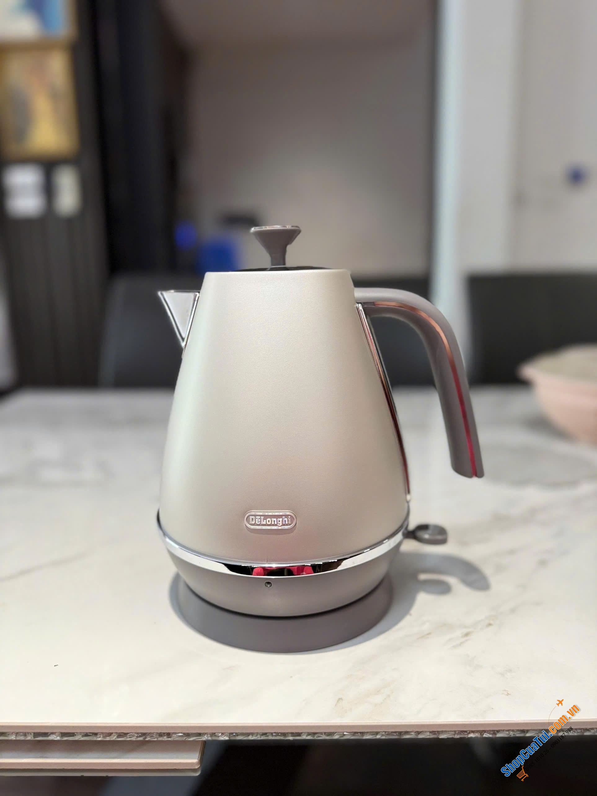 Ấm siêu tốc De\\\'Longhi Distinta Flair 1,7L KBI2001.S Finesse Silver.