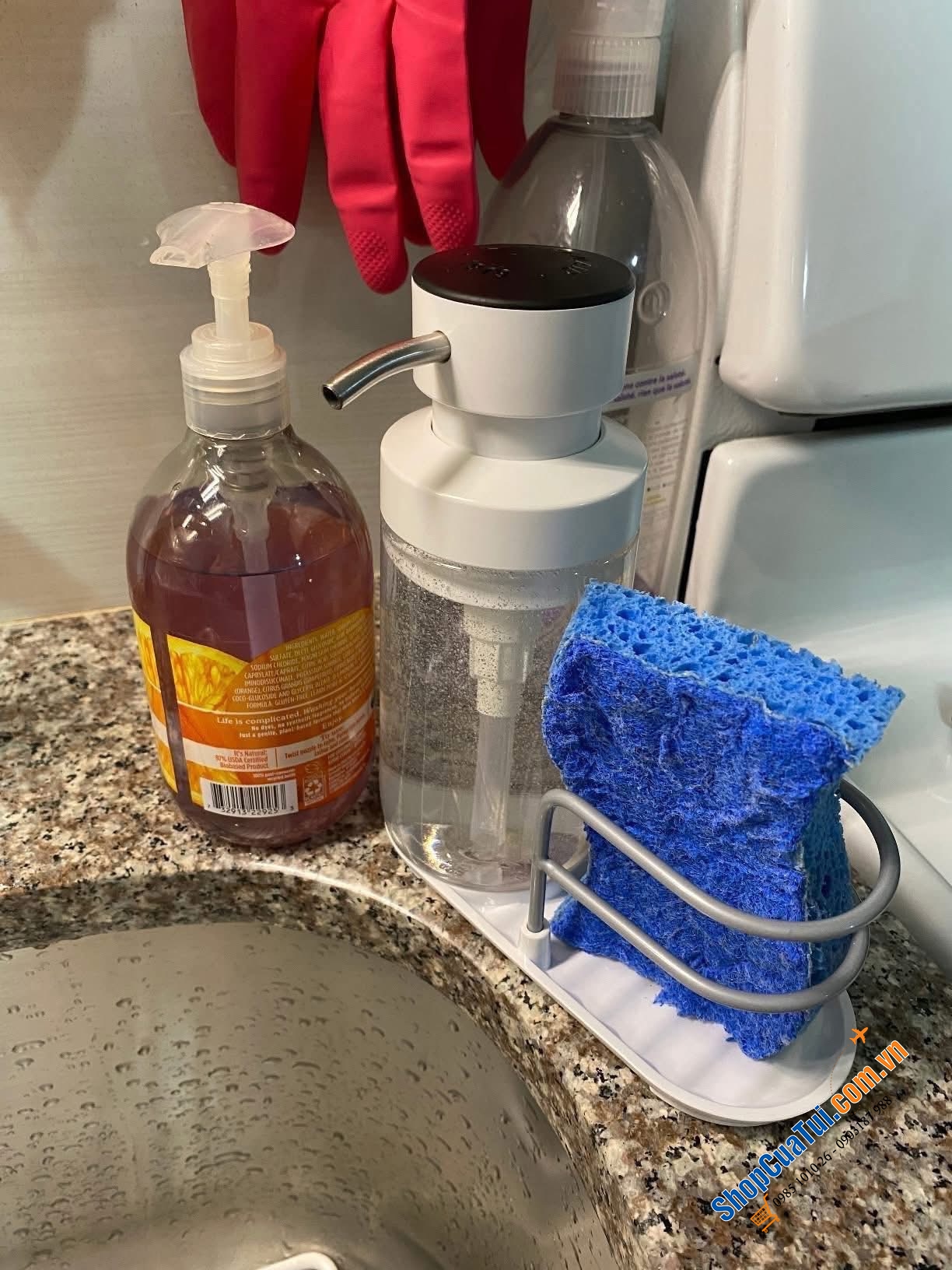 Bình xà phòng KitchenAid kèm khay đựng.