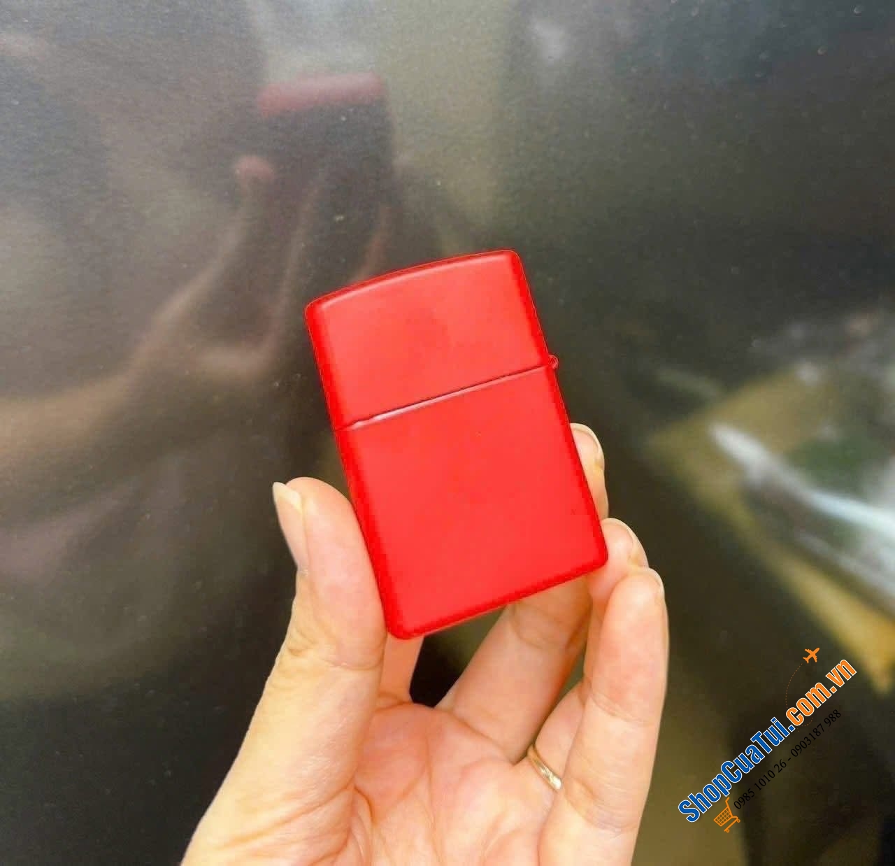 ZIPPO NGỰA VÀNG NỀN ĐỎ SIÊU HIẾM CẬP BẾN.