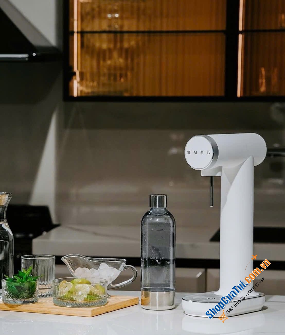 Máy tạo nước có ga không dùng điện SMEG SODA MAKER.
