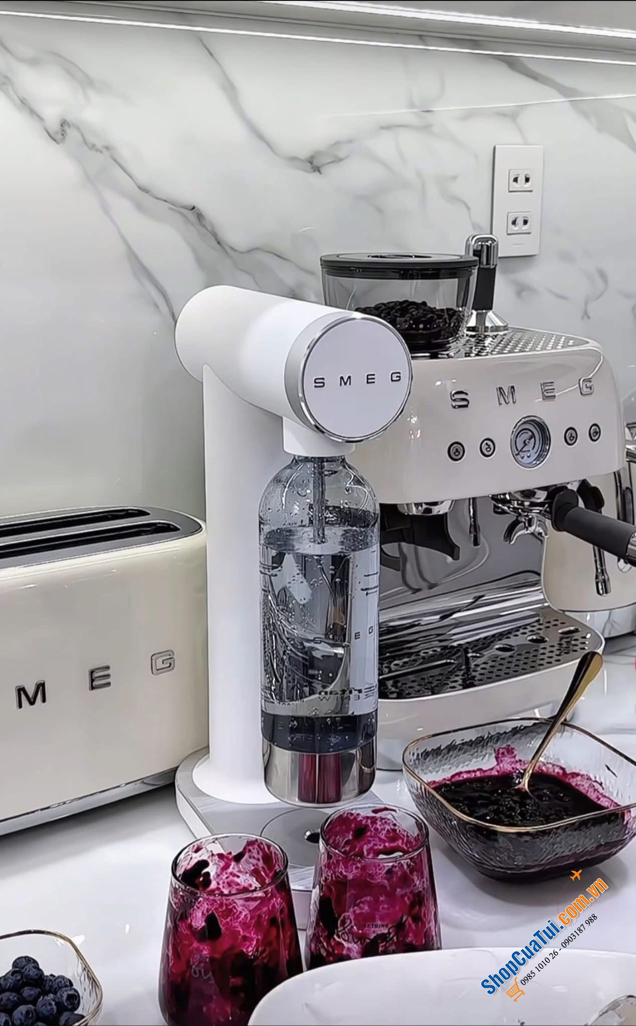 Máy tạo nước có ga không dùng điện SMEG SODA MAKER.