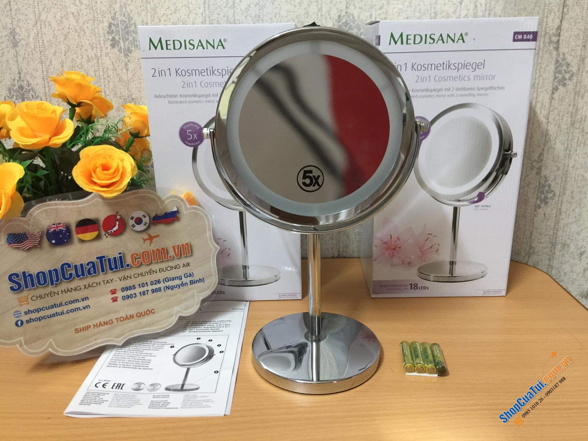 Gương trang điểm Medisana 2 in 1với 2 mặt gương: 1 mặt gương thường, 1 mặt gương phóng đại lên x5 lần (soi rõ từng mm trên mặt