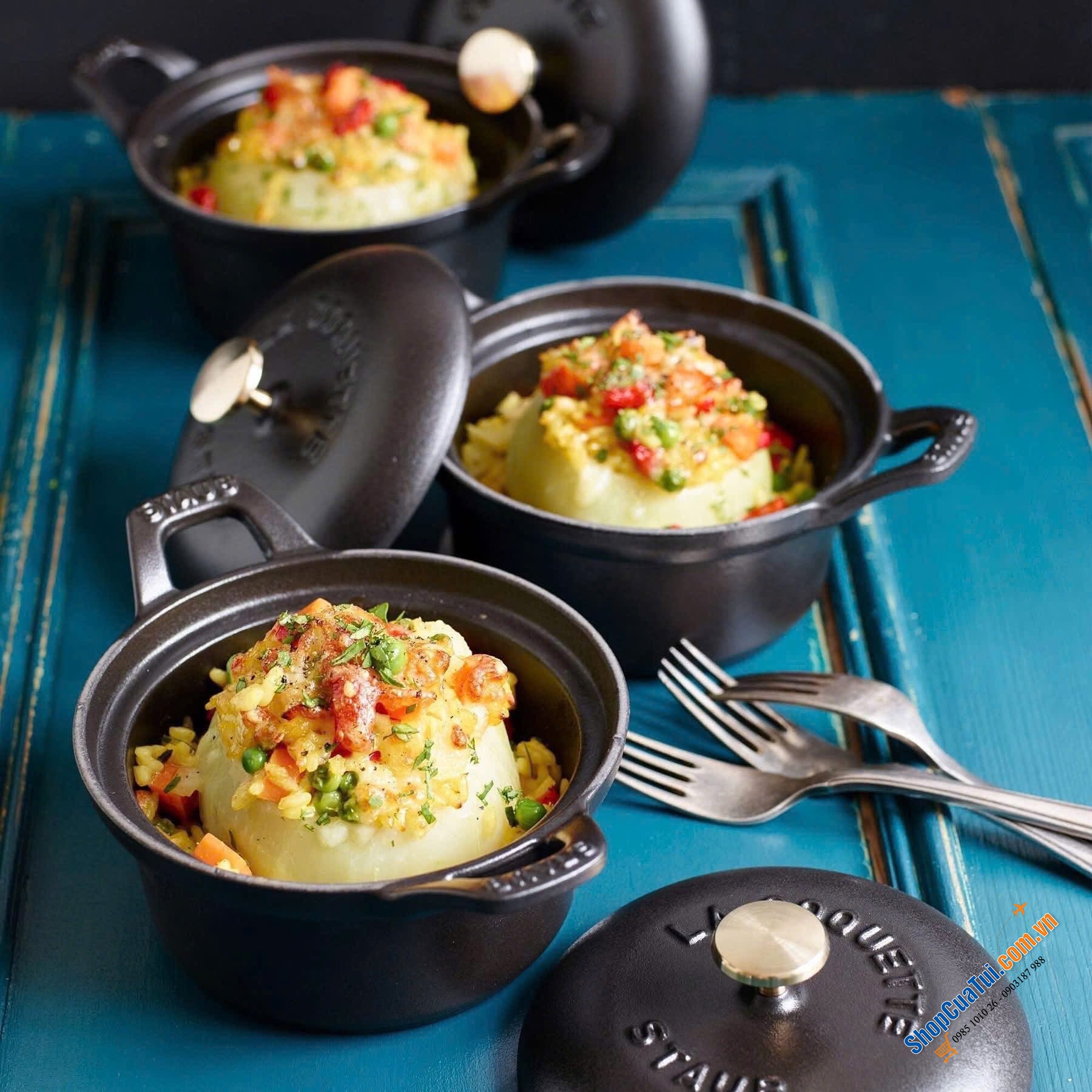 Nồi tai vểnh 12cm màu đen của Staub.